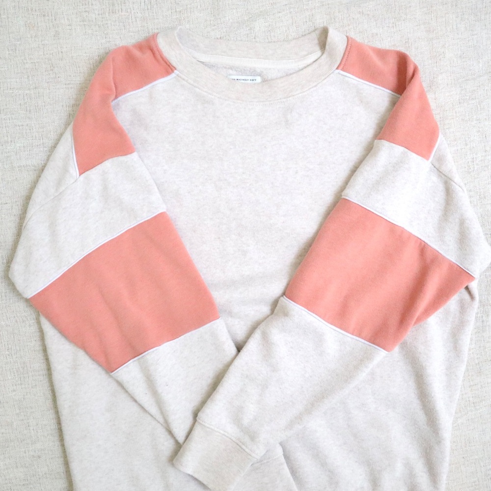 American Eagle Beige/Peach Soft Sweatshirt